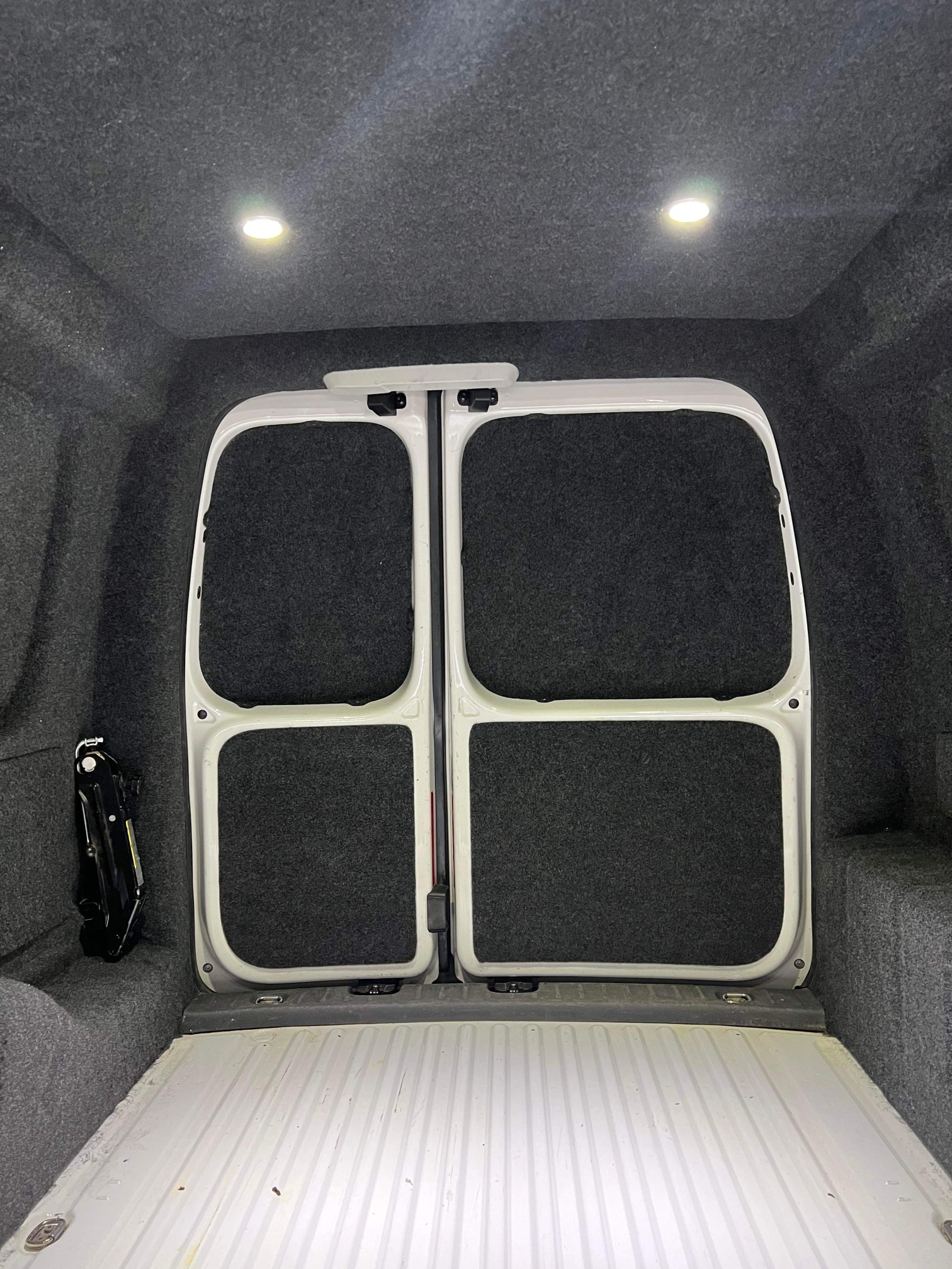 VW Caddy, Windows, insulation, carpet, lights, floor and Altro flooring, fit ( (3)